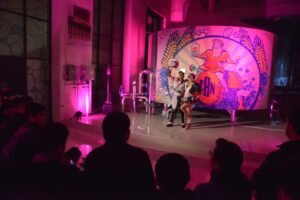 Danza y música acompañó la visita.