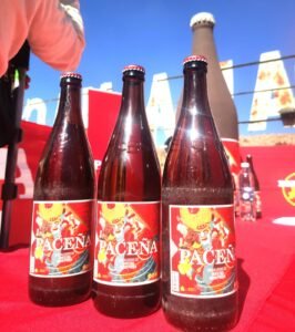 Las botellas de Paceña alusivas al Gran Poder.