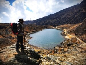 Es recomendable que los visitantes al Takesi tengan la colaboración de un guía que dominé los secretos de esta ruta precolombima. Foto: Marco Fernández.
